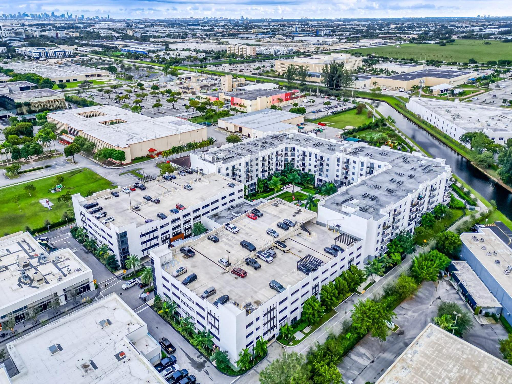 Amazing 2 Bedroom Unit In Doral Miami With Free Parking Hialeah Gardens Exterior foto